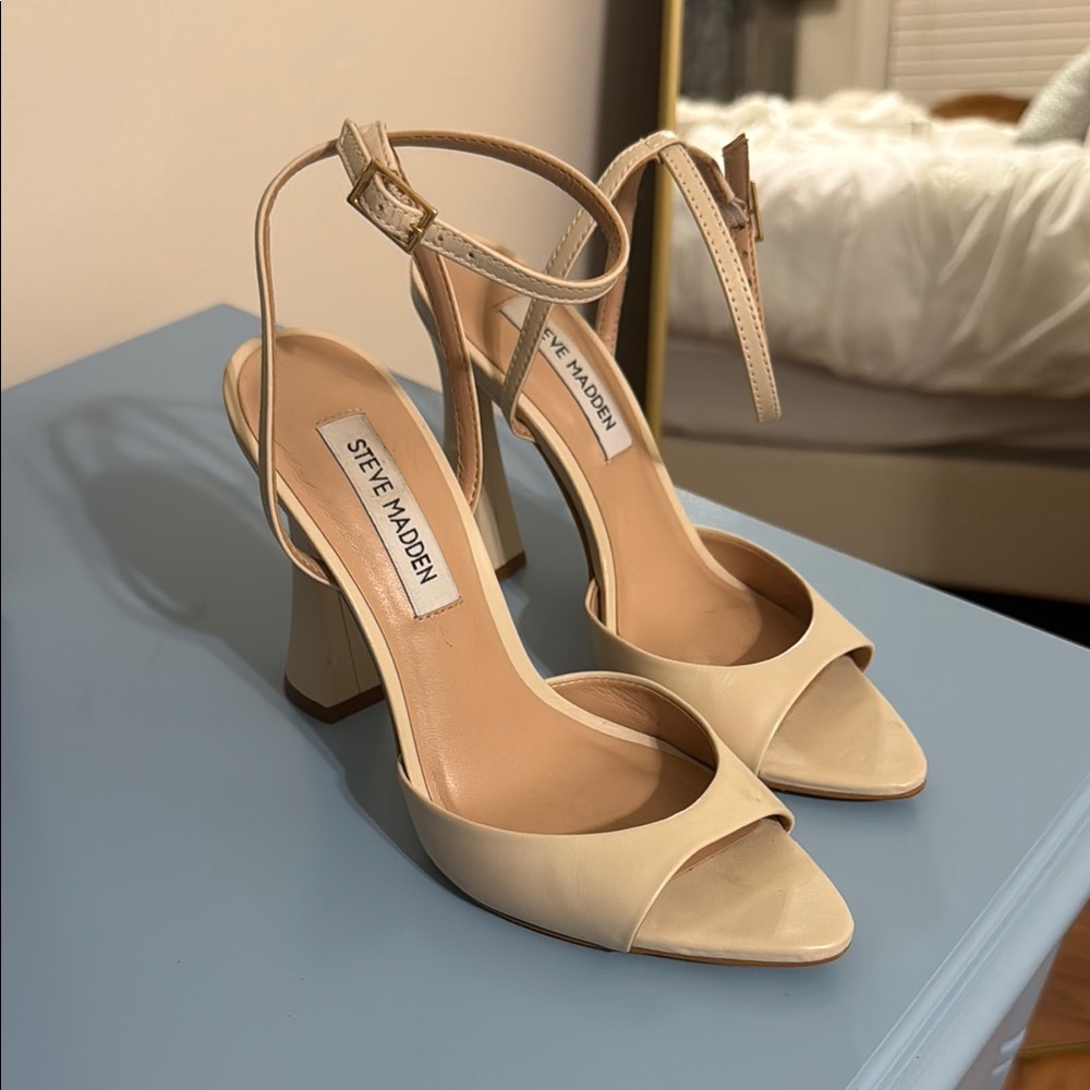 Steve Madden Cream Heeled Sandals with Block Heel